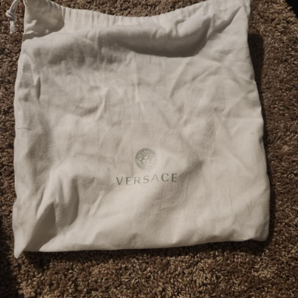 Versace - Picture 8 of 8
